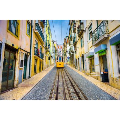Fototapete PAPERMOON "LISSABON-GASSE-PORTUGAL ALT BAHN ATLANTIK STADT STRAßEN", bunt, B:5m L:2,8m, Vlies, Tapeten