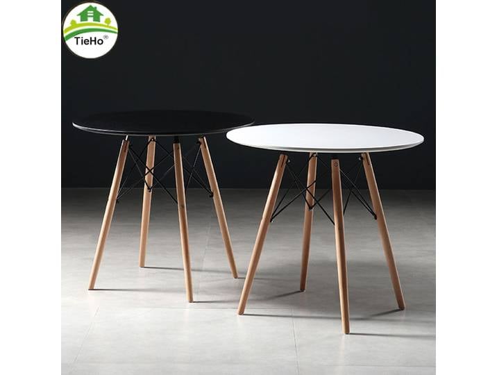 TieHo Table à manger ronde de style nordique loisirs modernes petit bois massif 4 pieds noir/blanc choisir diamètre 60/80 CM