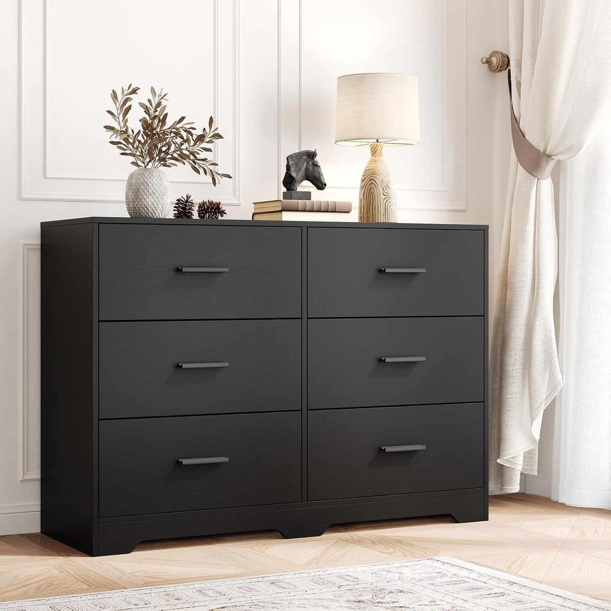 Moderne Brede Commode met 6 Laden en Metalen Handgrepen - Zwart