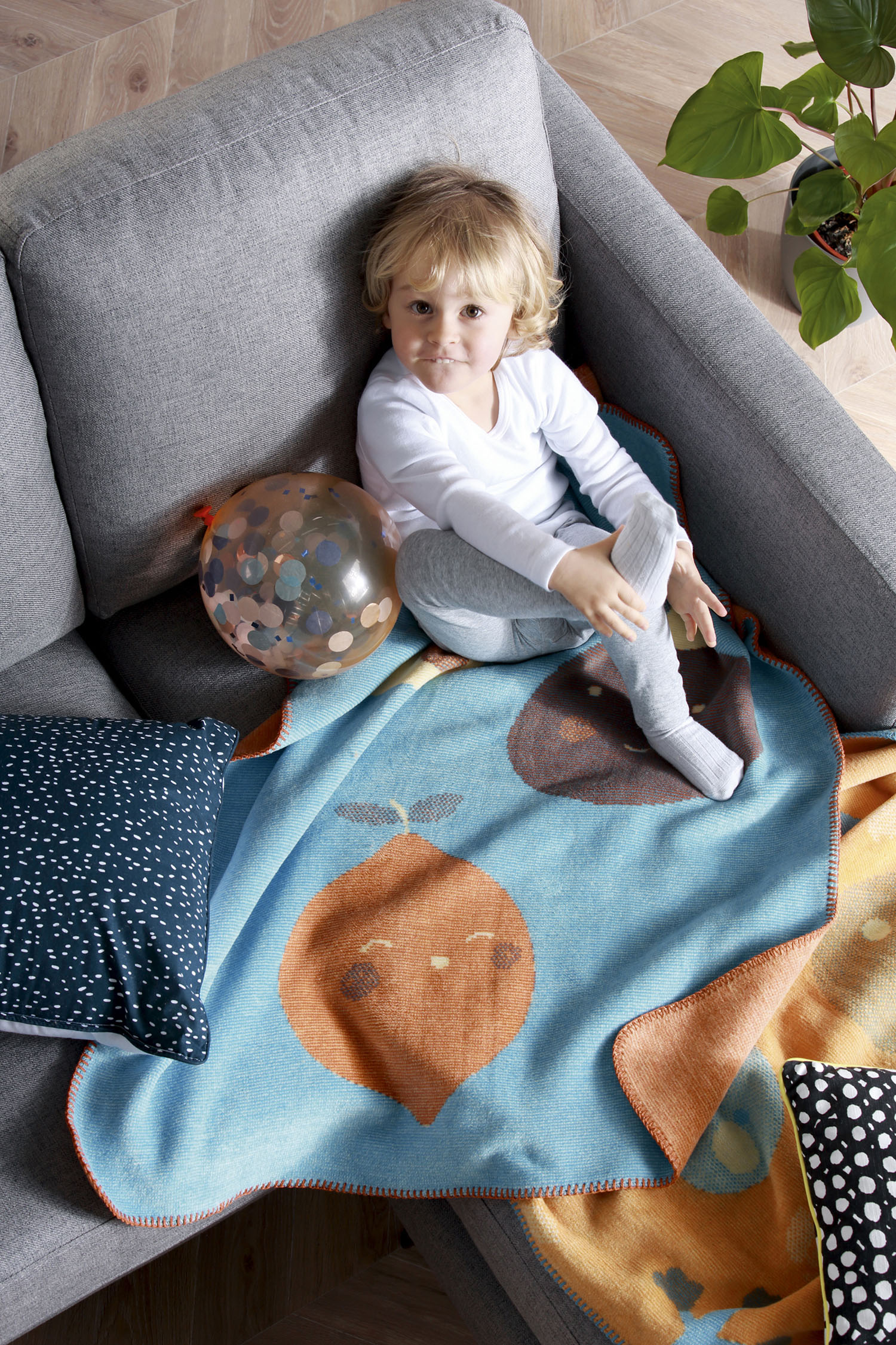 Babydecke BIEDERLACK "Little Fruits", blau (blau, gelb), B:75cm L:100cm, Baumwolle, Polyacryl, Polyester, Wohndecken, Babydecke, mit lustigen Früchten, Kuscheldecke blau, gelb B/L: 75cm x 100cm