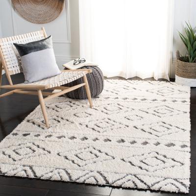 SAFAVIEH Sparta Shag Akane Geometric Rug