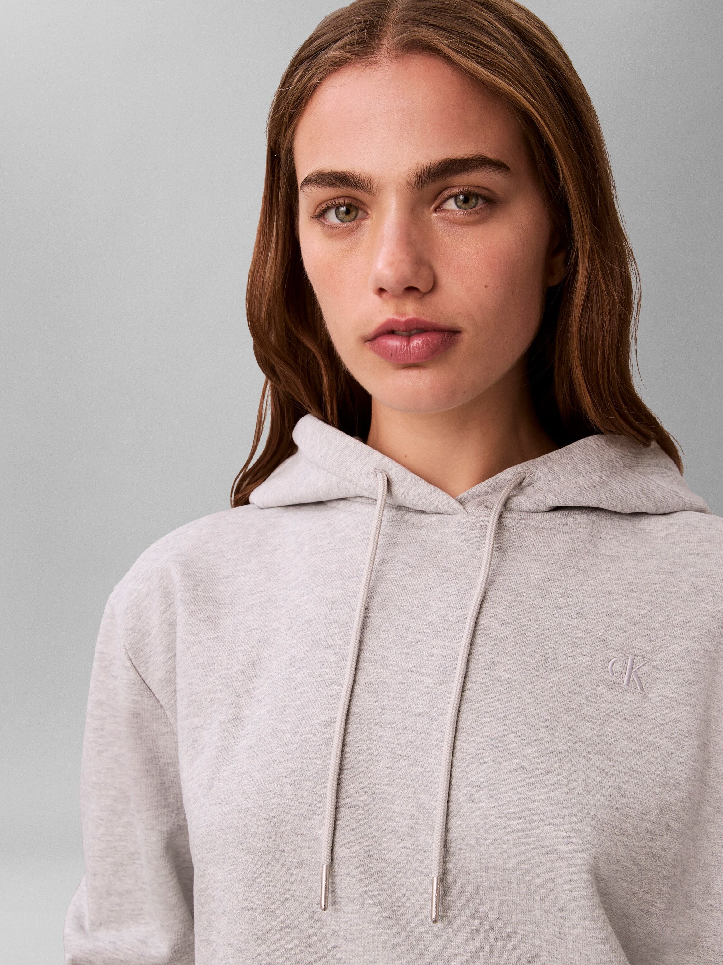 Kapuzensweatshirt CALVIN KLEIN JEANS "LS ARCHIVE TERRY PO HOOD", Damen, Gr. L (42), grau (history heather), Sweatware, Obermaterial: 86% Baumwolle, 14% Polyester, klassisch normal, Rundhals, eingesetzt Rippbündchen, Sweatshirts Kapuzensweatshirt, Mit Rund