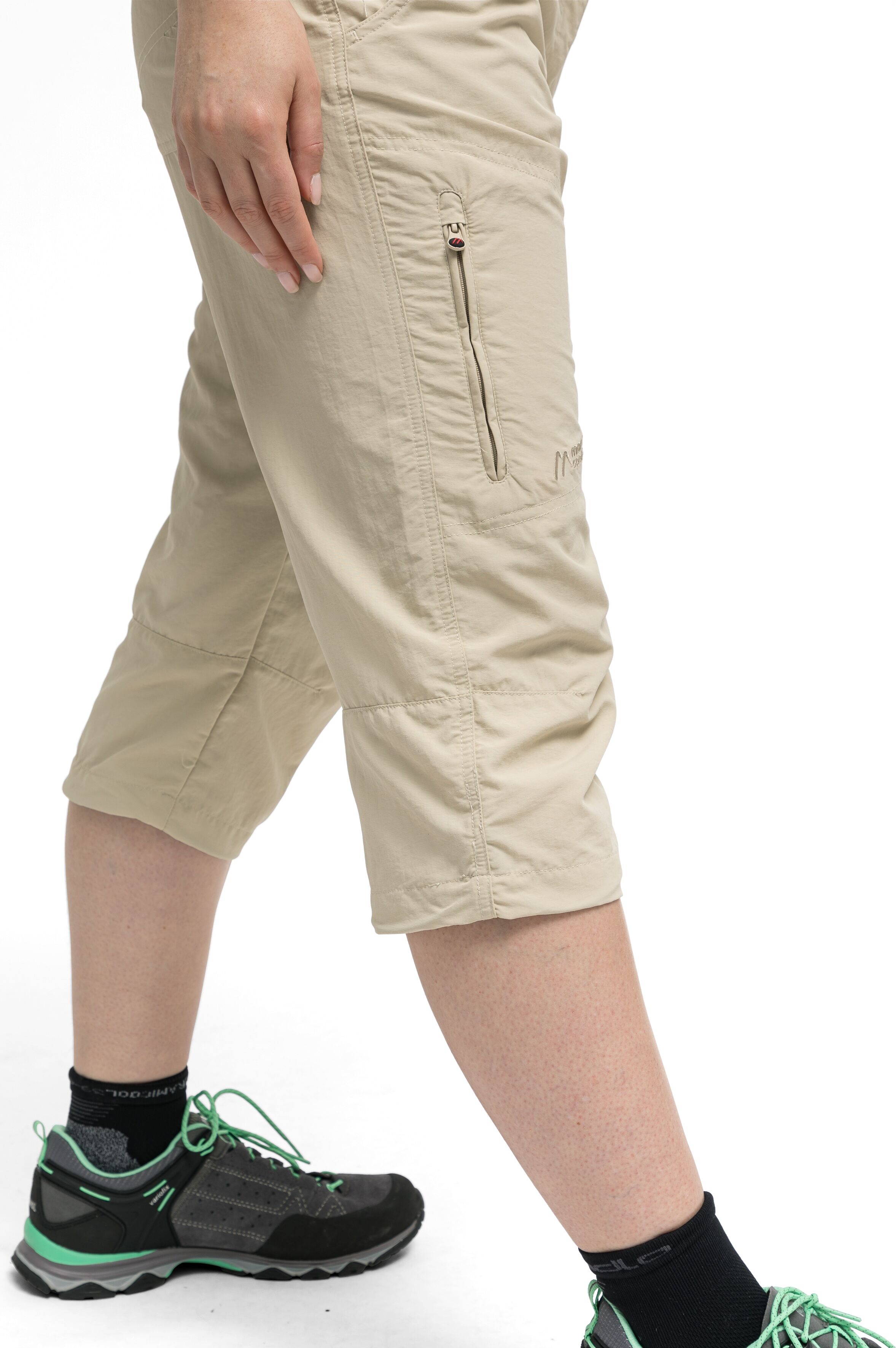 Maier Sports "Neckar" kurze Hose Damen, luftige Wanderhose, leichte Outdoorhose, Reg Fit beige 38, Normalgrössen