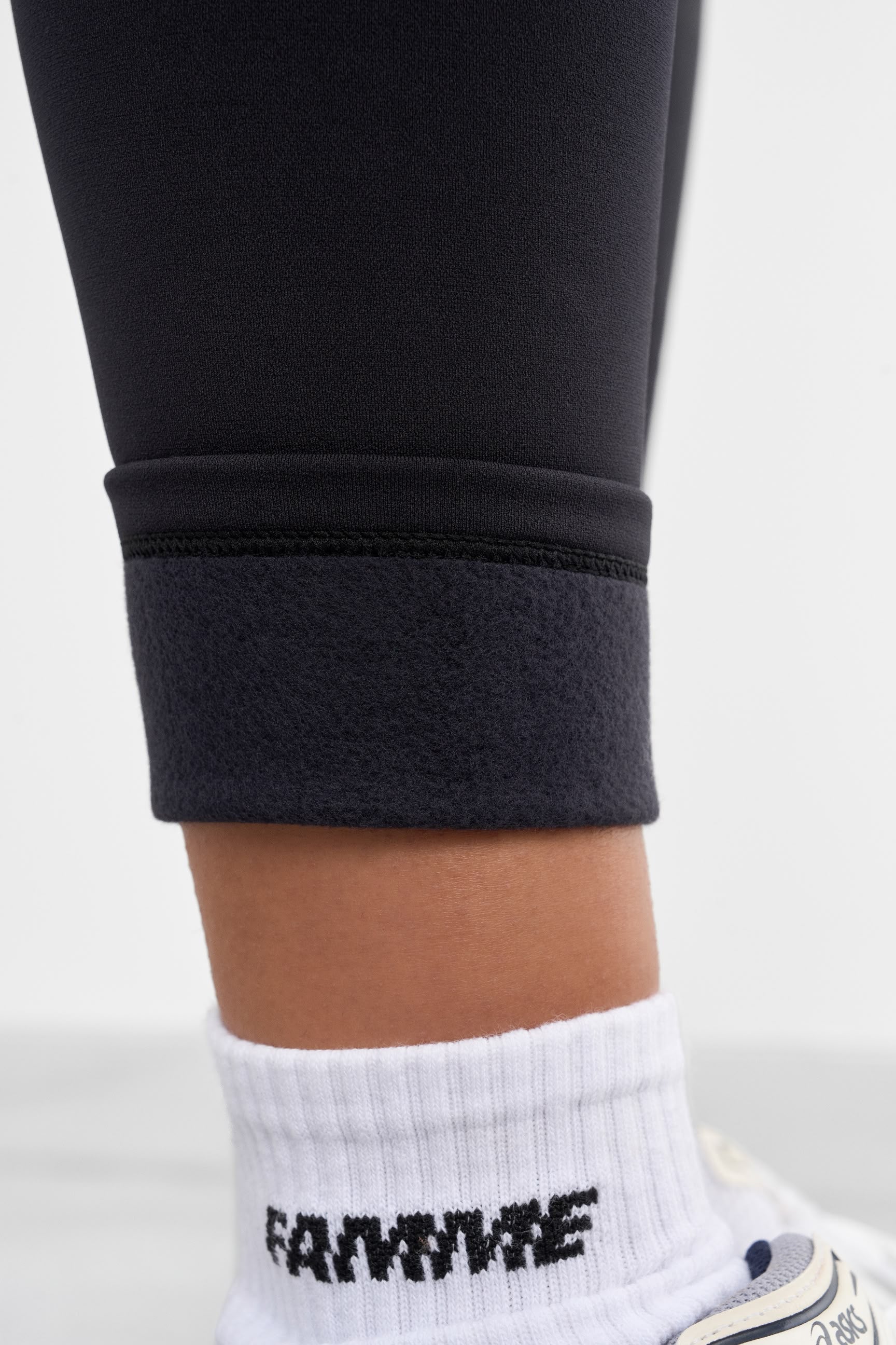 FAMME - Warming Leggings - Black / XS