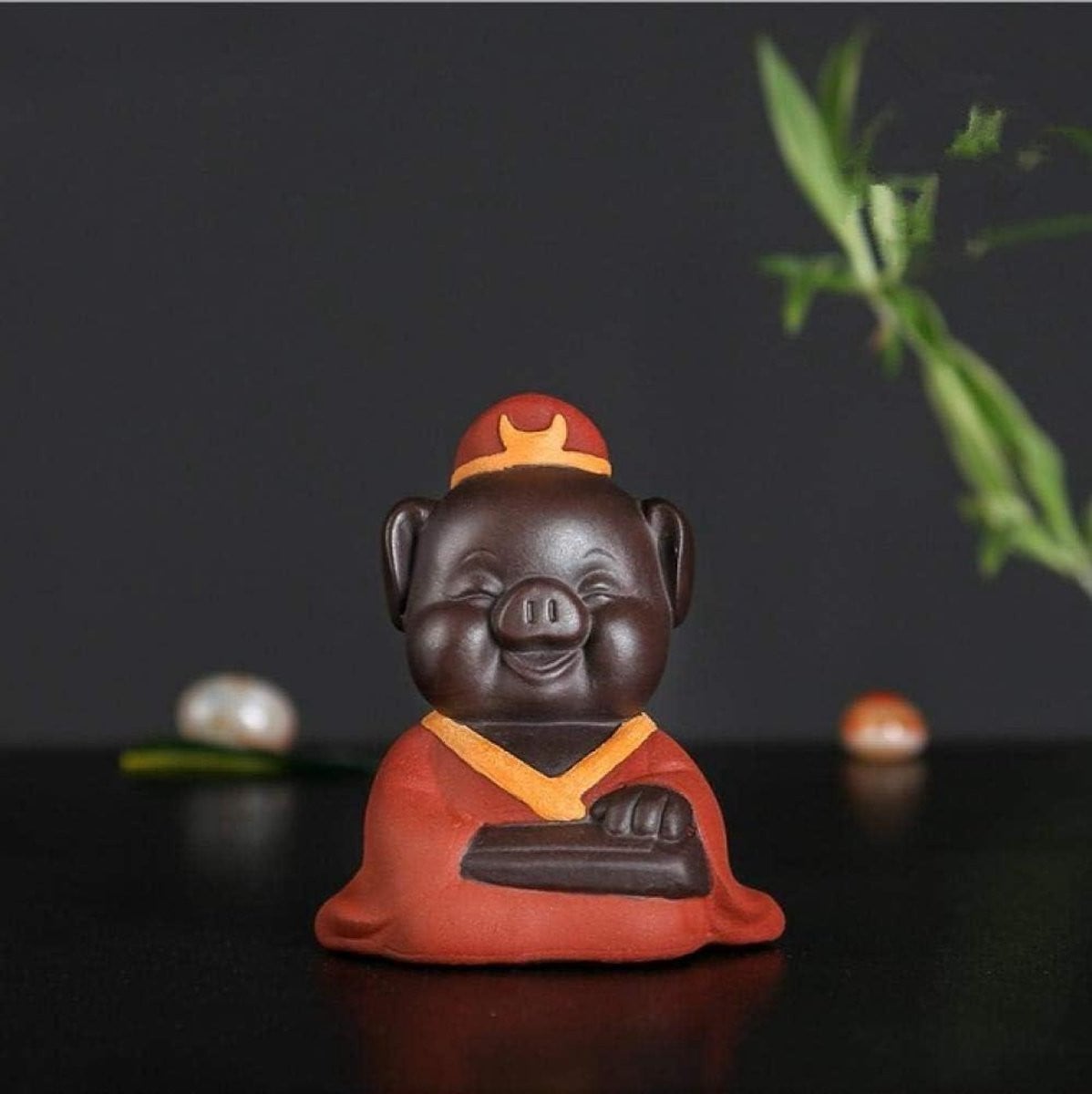 Paars standbeeld hoofd sculptuur van klei voor decoratie in de woonkamer