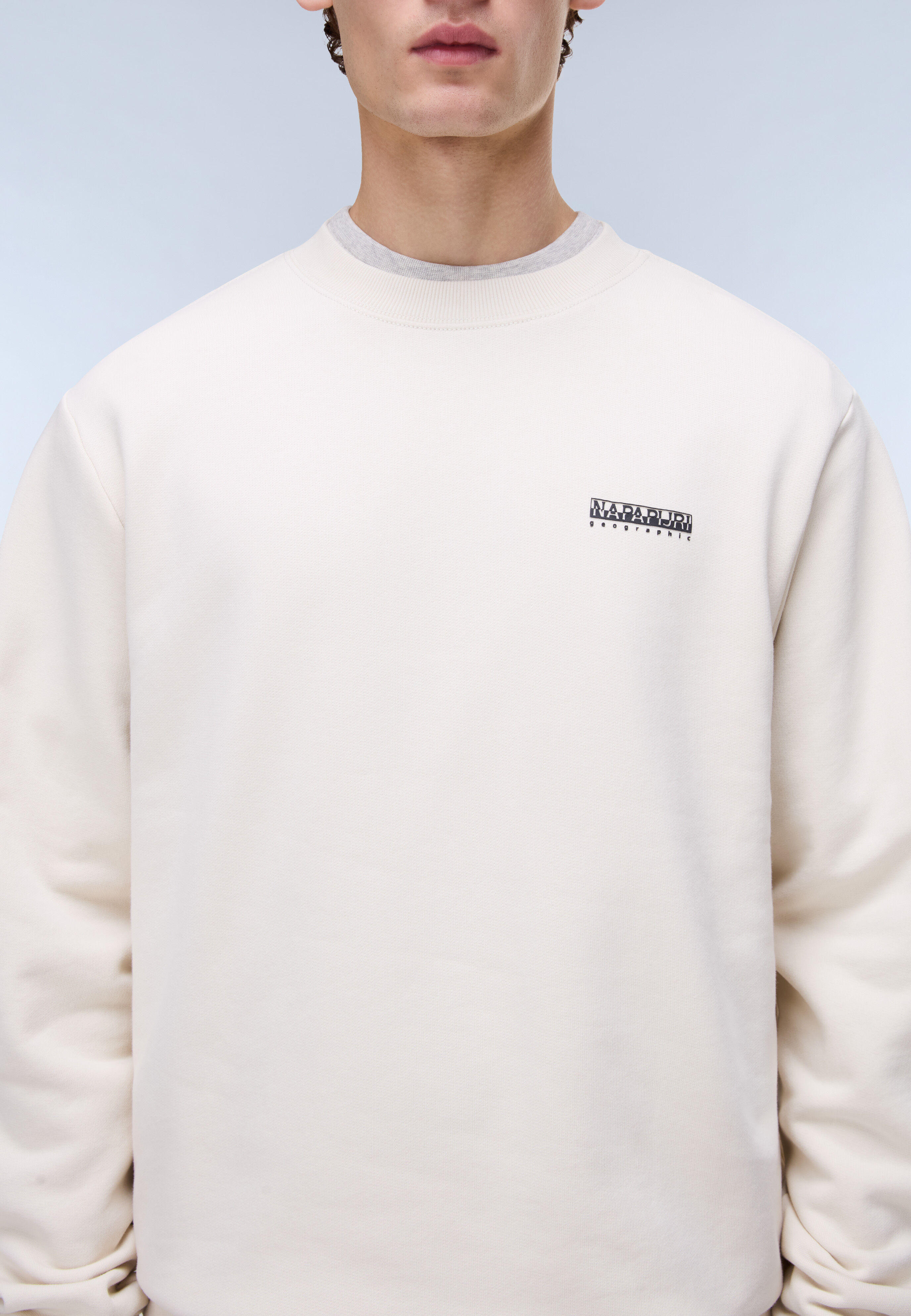 Sweatshirt NAPAPIJRI "B-SMALL BOX C BEIGE DIMITY", Herren, Gr. S, beige (beige dimity), Obermaterial: 100% Baumwolle, normal, Rundhals, Sweatshirts Sweatshirt, sportlicher Stil, mit Rundhalsausschnitt, ohne Verschluss beige dimity S