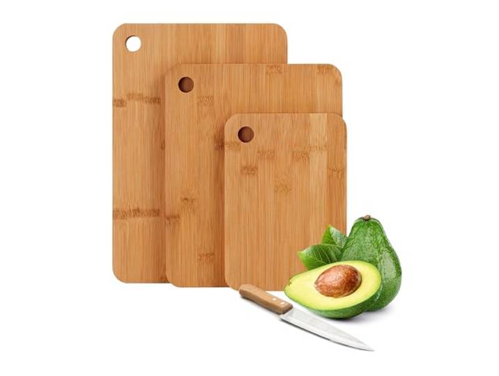 Relaxdays\, ensemble de 3 planches à découper en bambou\, avec trou de préhension\, 3 tailles\, largeurs de 22 à 33 cm.