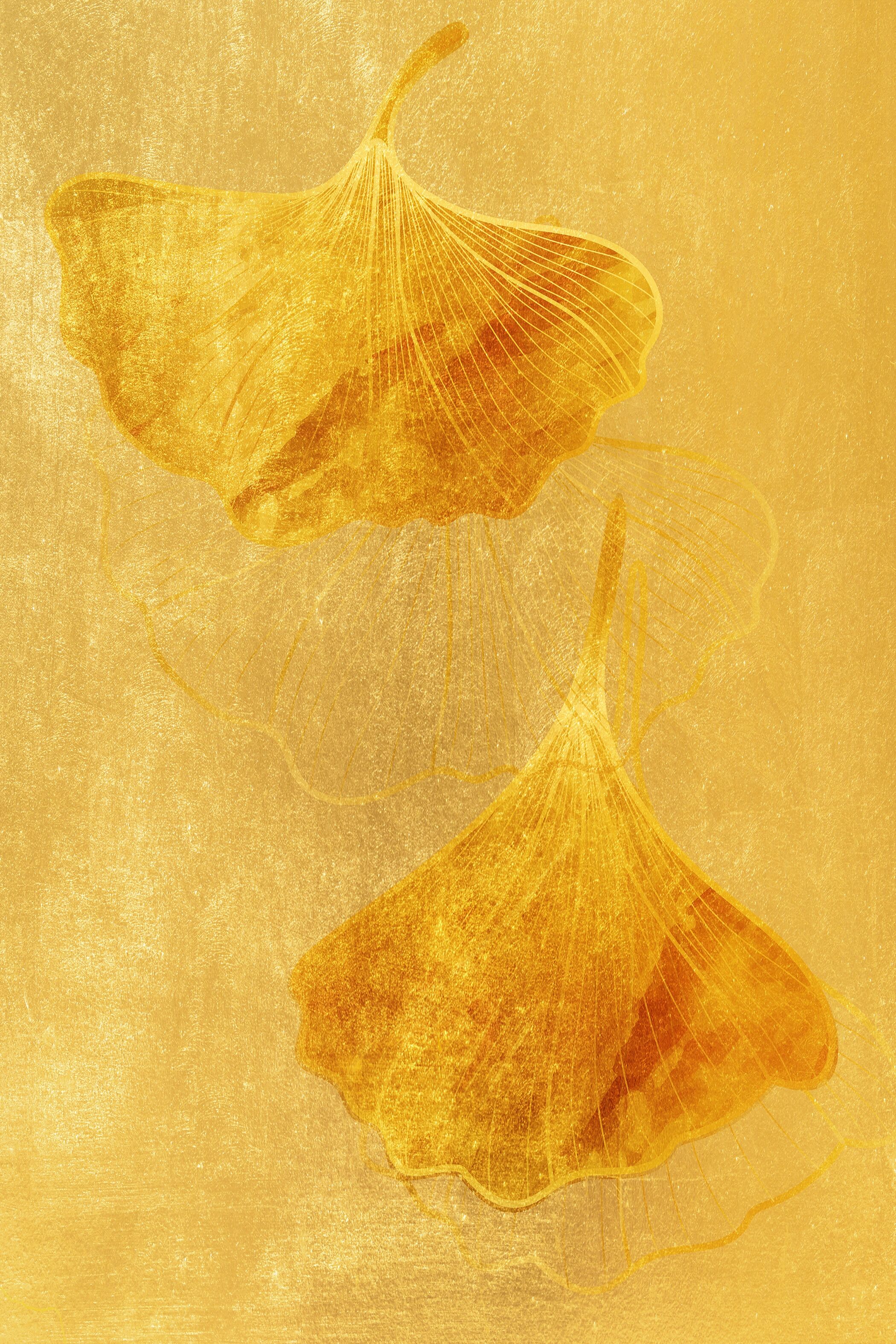 Leinwandbild QUEENCE "Ginkgoblätter in Gold, Canvas Bild von Hand bespannt", gold (farbe bild(er): gold), B:30cm H:40cm T:2cm, Bilder, Leinwandbild, Zeitlose Ginkgo-Motive in hellen Farben
