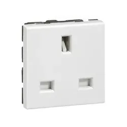 Legrand 077505 Britischer Standard (SK), mit erhöhtem Berührungsschutz, Farbe: weiß
