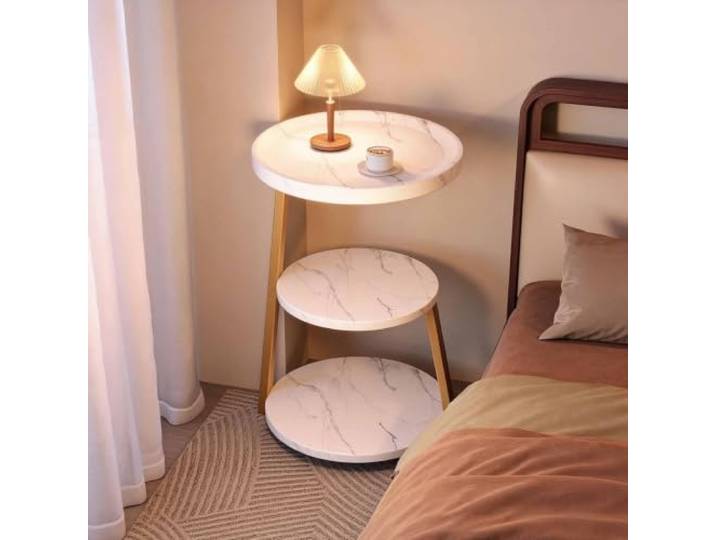 Runder Beistelltisch aus Massivholz mit 3 Ebenen und Offenen Ablagen Petite table basse compacte avec trois niveaux de rangement ouvert pour salon, chambre, canapé, lit et petits espaces
