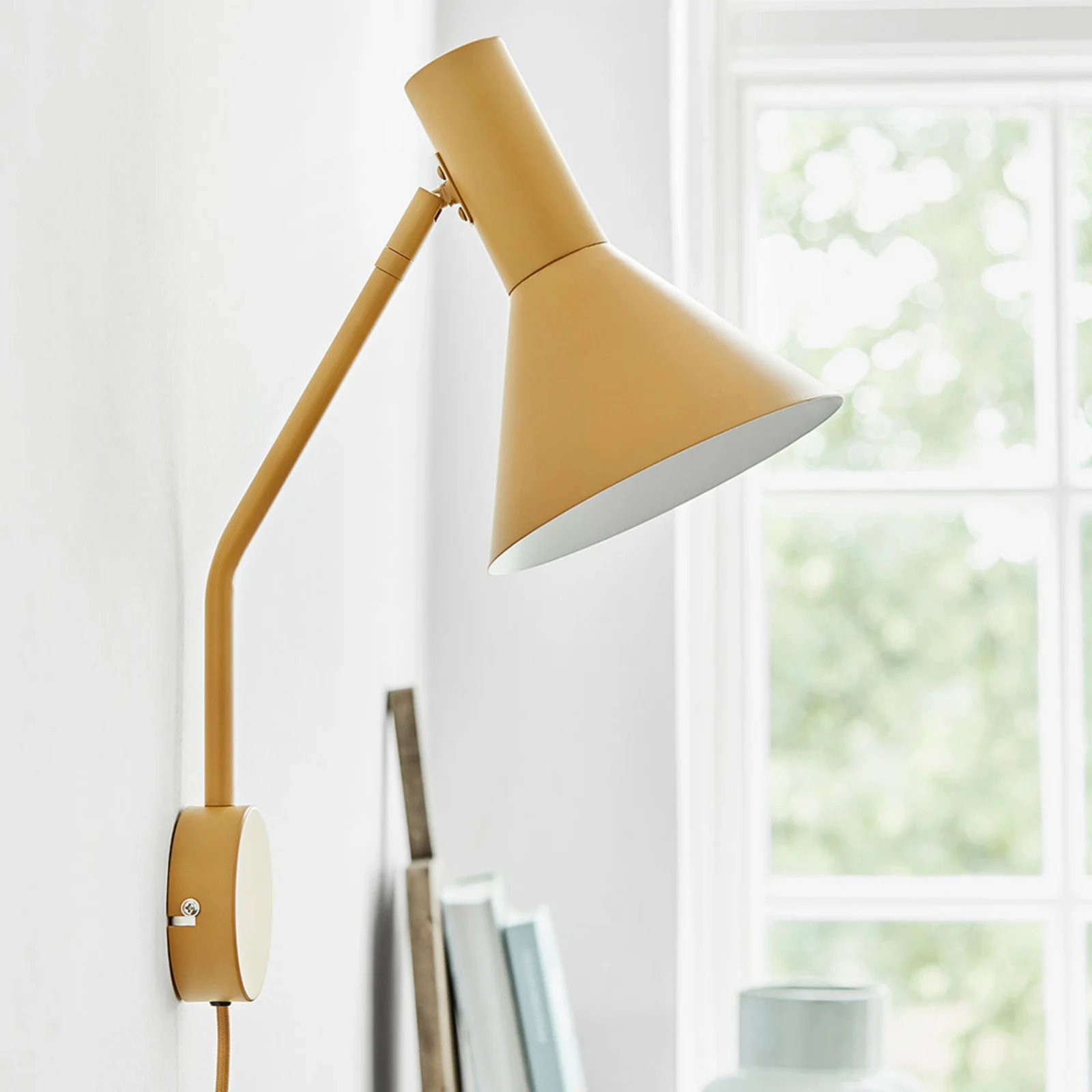 FRANDSEN Lyss wandlamp Lichtbruin Metaal