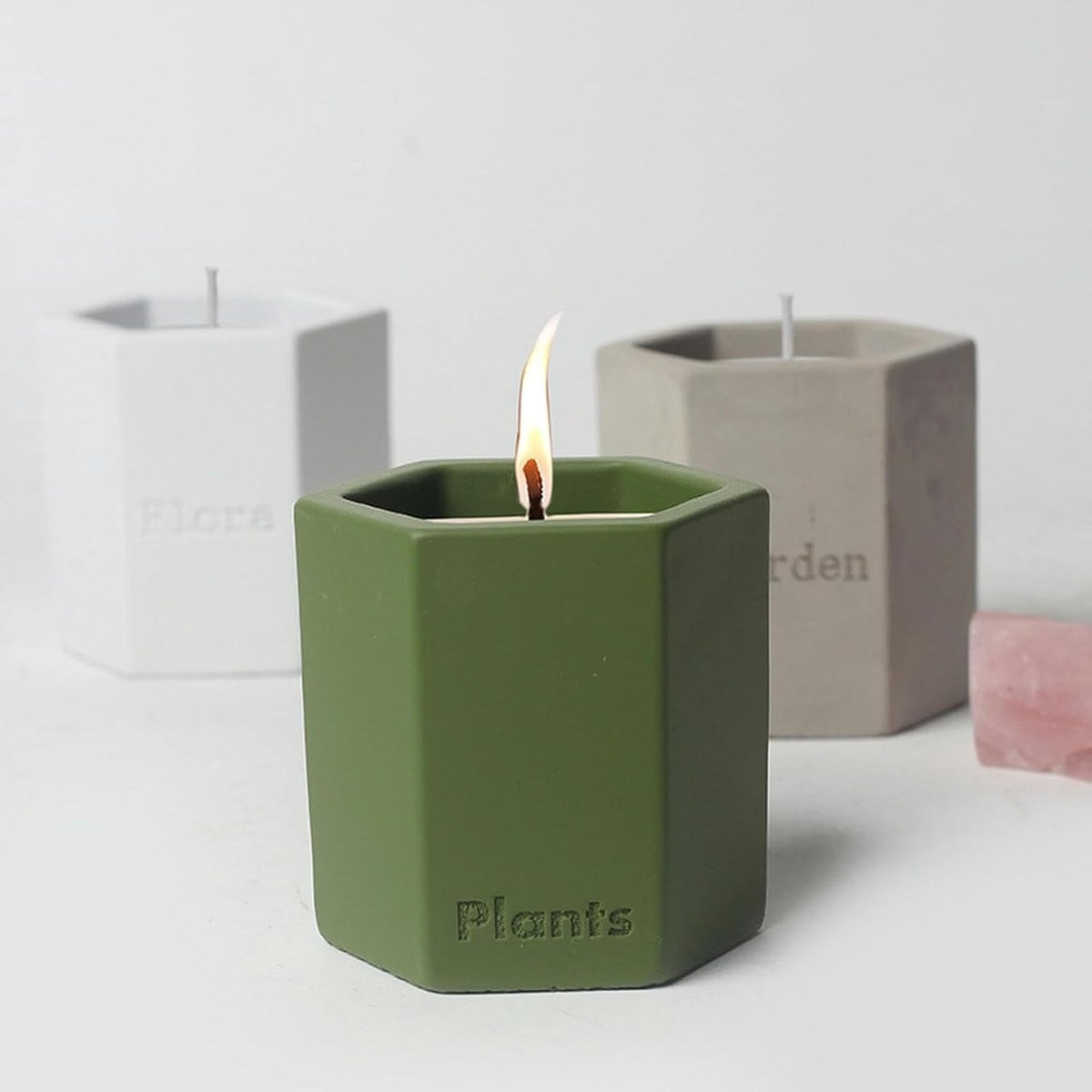 Keramische Kandelaar Groen met Matzwarte Afwerking - 8 x 8 cm