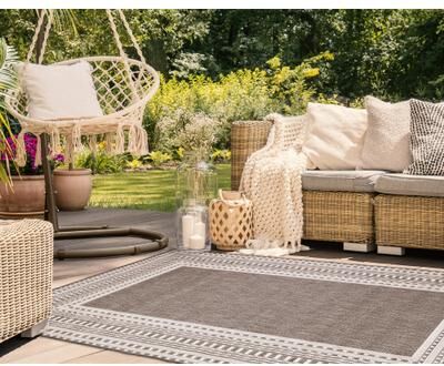 Lush Decor Malibu Etched Border Indoor/Outdoor Rug
