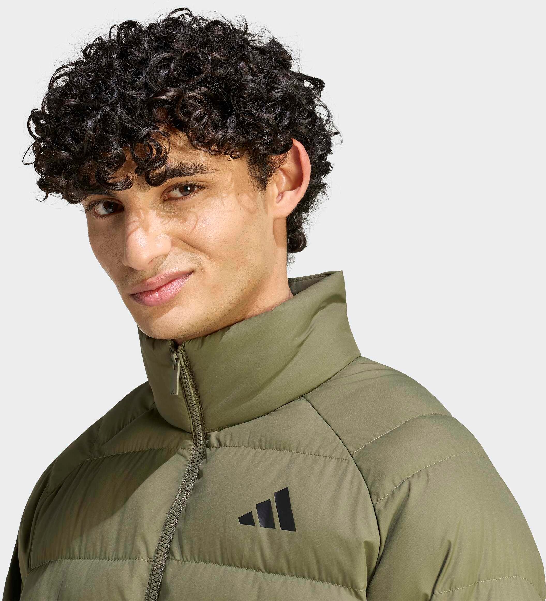 Outdoorjacke ADIDAS SPORTSWEAR "ESSENTIALS, VERSTAUBAR", Herren, Gr. L, olive strata, Obermaterial: 100% Polyester, Jacken Outdoorjacke olive strata L
