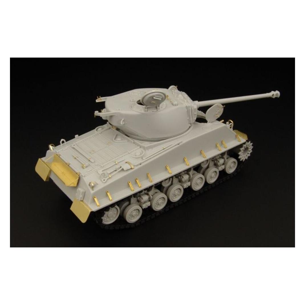 Hauler M4A3E8 SHERMAN (Hobbyboss) (HLX48163)