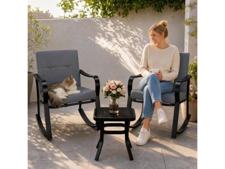 Zstar 3-teiliges Gartenmöbel Set – 2 Schaukelstühle & Glastisch – Wetterfester Stahlrahmen, abnehmbare waschbare graue Kissen – Perfekt für Balkon, Terrasse oder Garten – Sitzfläche mit Brett + Grau