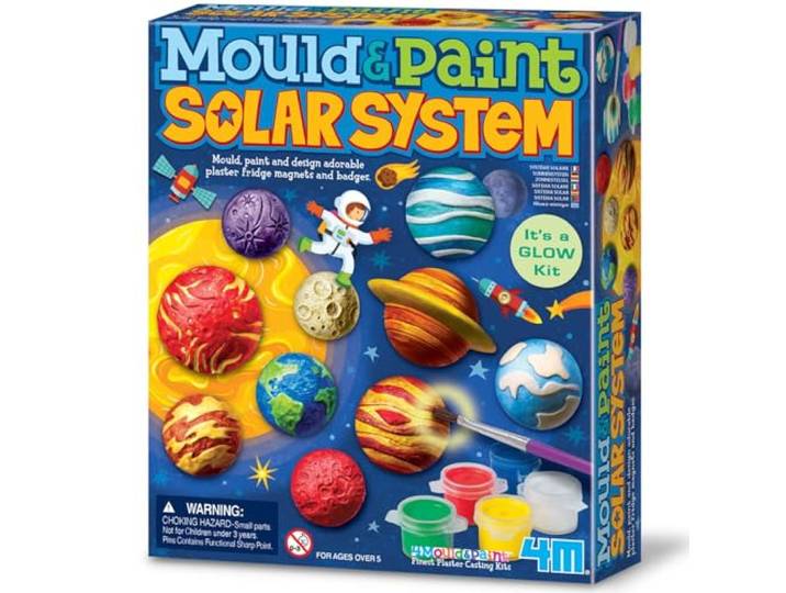 4M Modelleren en schilderen zonnestelsel gloeit in het donker – creatieve krijtset voor het maken van koelkastmagneten en spelden, knutselaccessoires