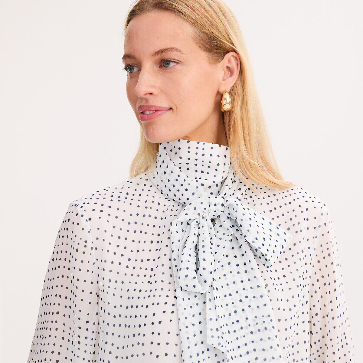 ANNE WEYBURN Blouse lavallière à pois manches longues