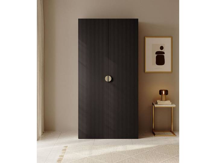 Selsey Kleiderschrank MOONIR mit geriffelten Fronten, Kleiderstange und Regalen