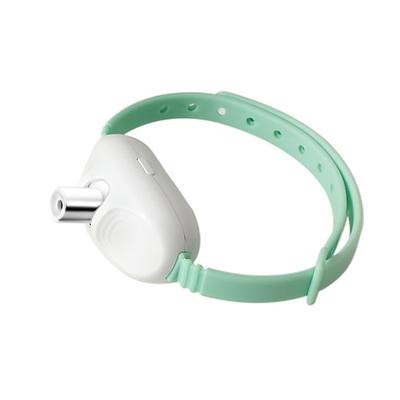 1 Stück selbstspielendes Haustierspielzeug, intelligentes LED-Laser-Jagdhalsband, freihändiges Spielzeug zur Unterhaltung und zum Stressabbau bei Katzen.