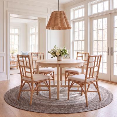 SAFAVIEH Handmade Edelgard Country Border Rug