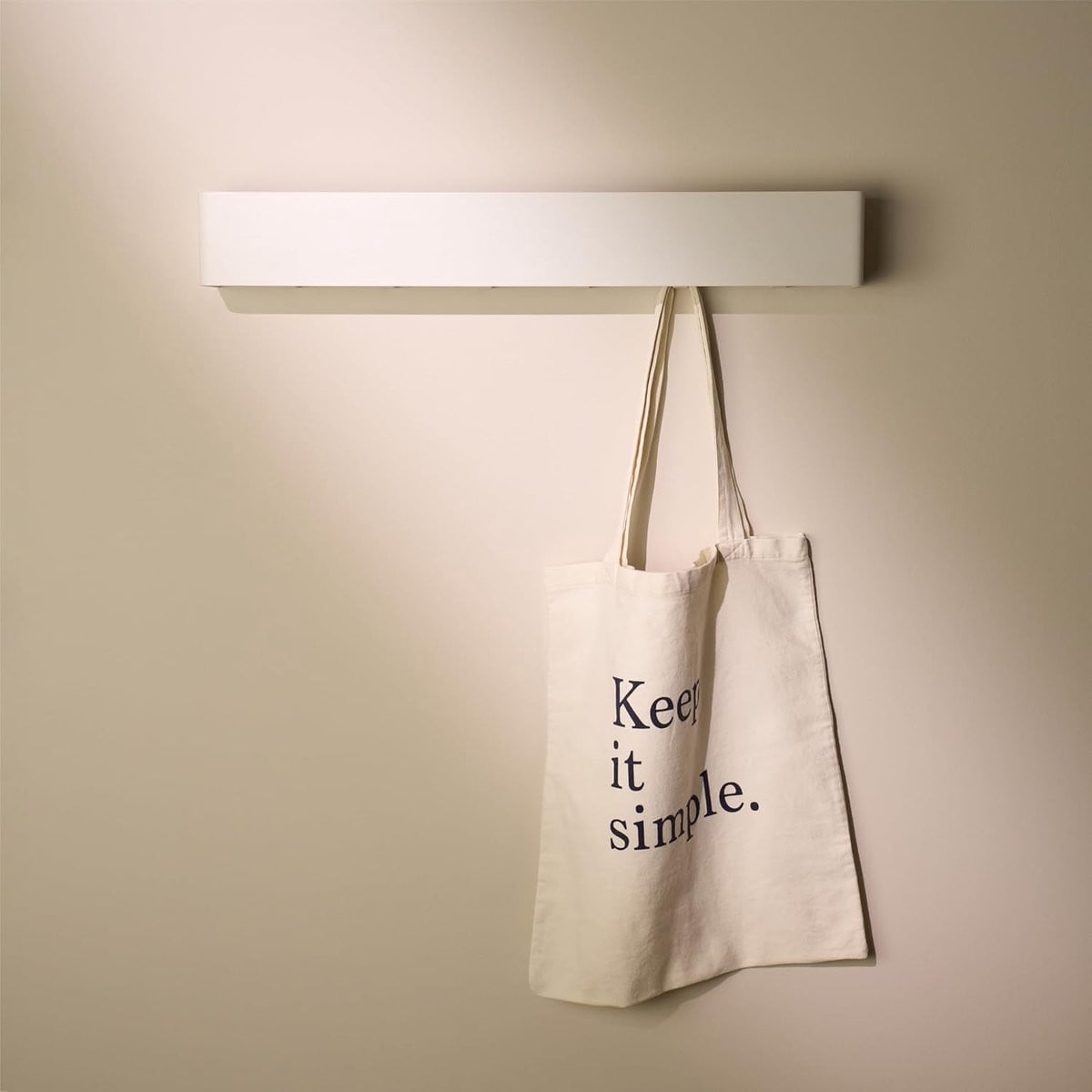 PromoHome Moderne Wandgarderobe met Verborgen Haken - Mat Wit - Breedte: 57 cm