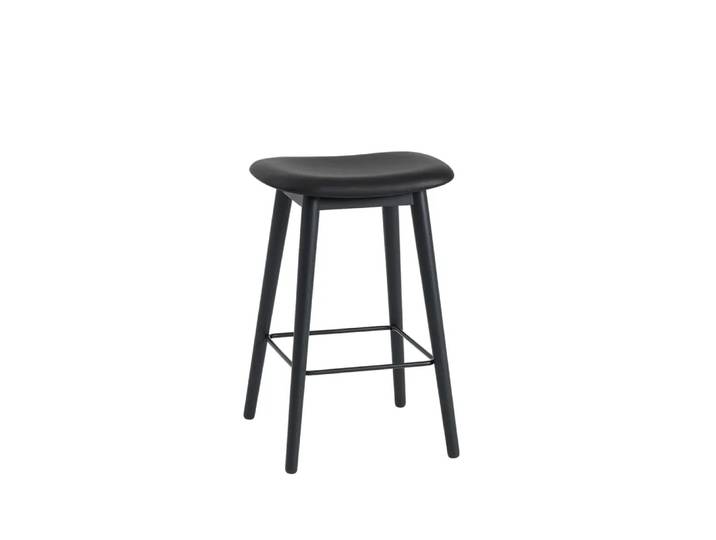 Muuto Tabouret Fiber counter 65 cm cuir black, pieds noirs