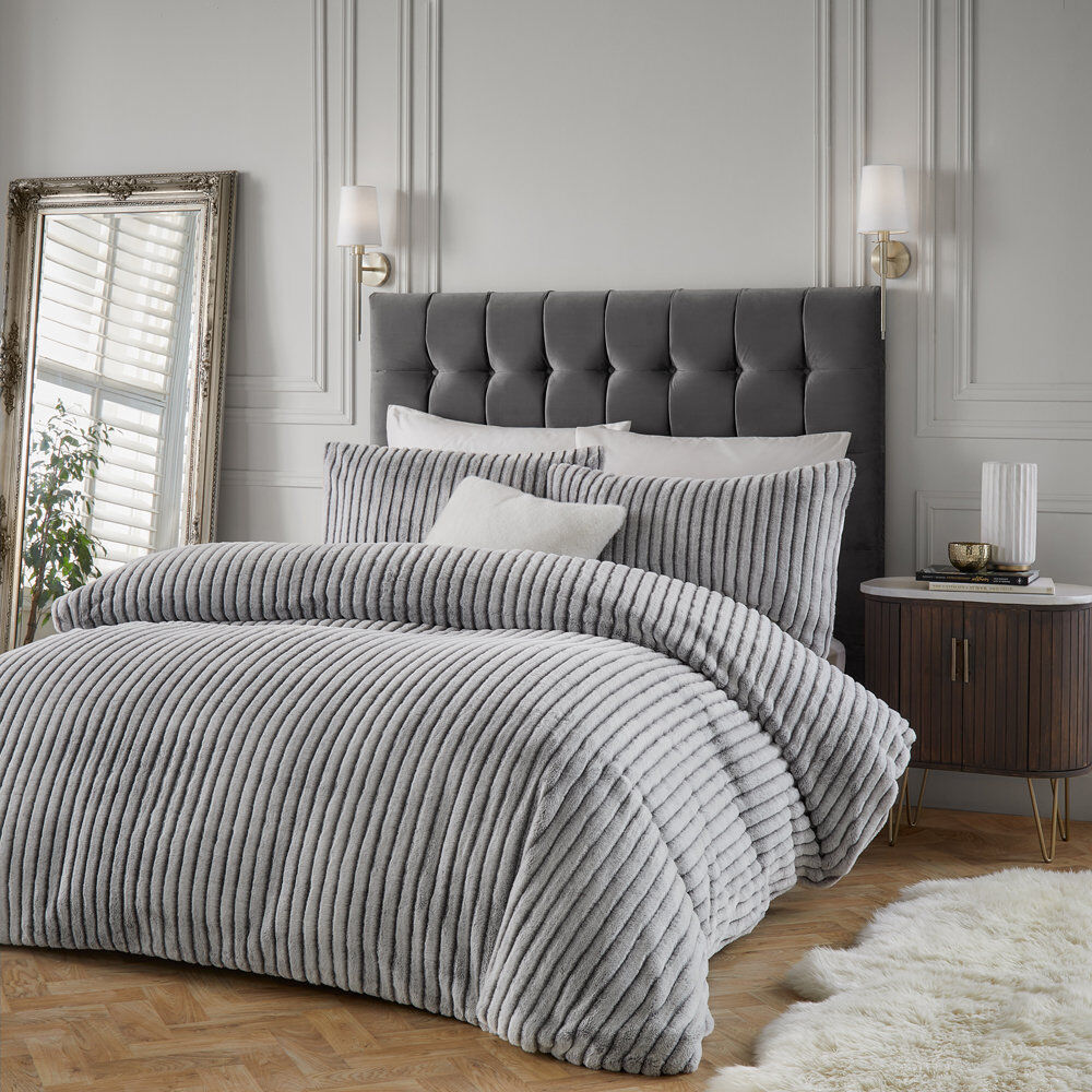 Paoletti Alpine Polyester Striped Duvet Cover Set with Pillowcases Included Grey Double Duvet Cover + 2 Standard Pillowcases