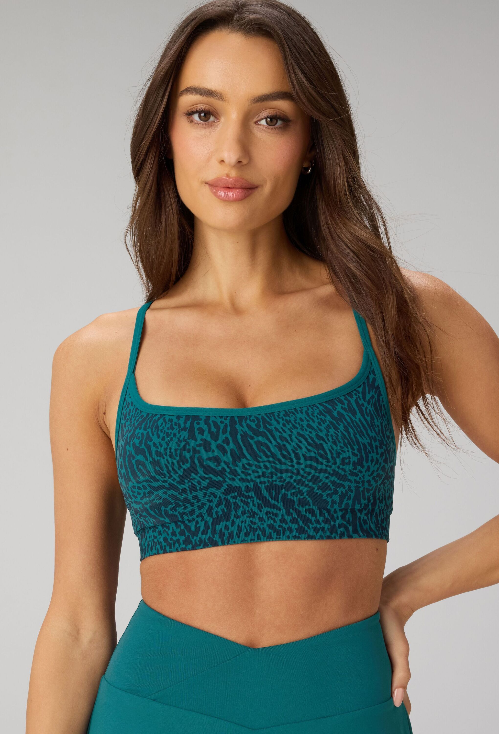 Sport-BH FABLETICS "Fabletics BH SLEEK SEAMLESS STRAPPY LOW IMPACT BRA", Damen, Gr. XXL, US, blau (grün abyss mixed leopard), Casual, BHs Sport-BH, mit U-Ausschnitt