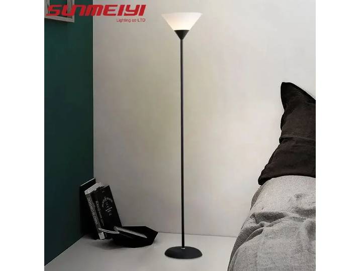 Lampadaire nordique minimaliste et à la mode E27 salon chambre étude chevet moderne multifonctionnel LED lampe verticale
