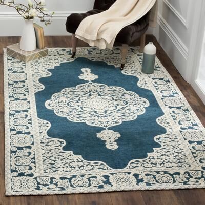 SAFAVIEH Handmade Marbella Alien Modern Polyester Rug