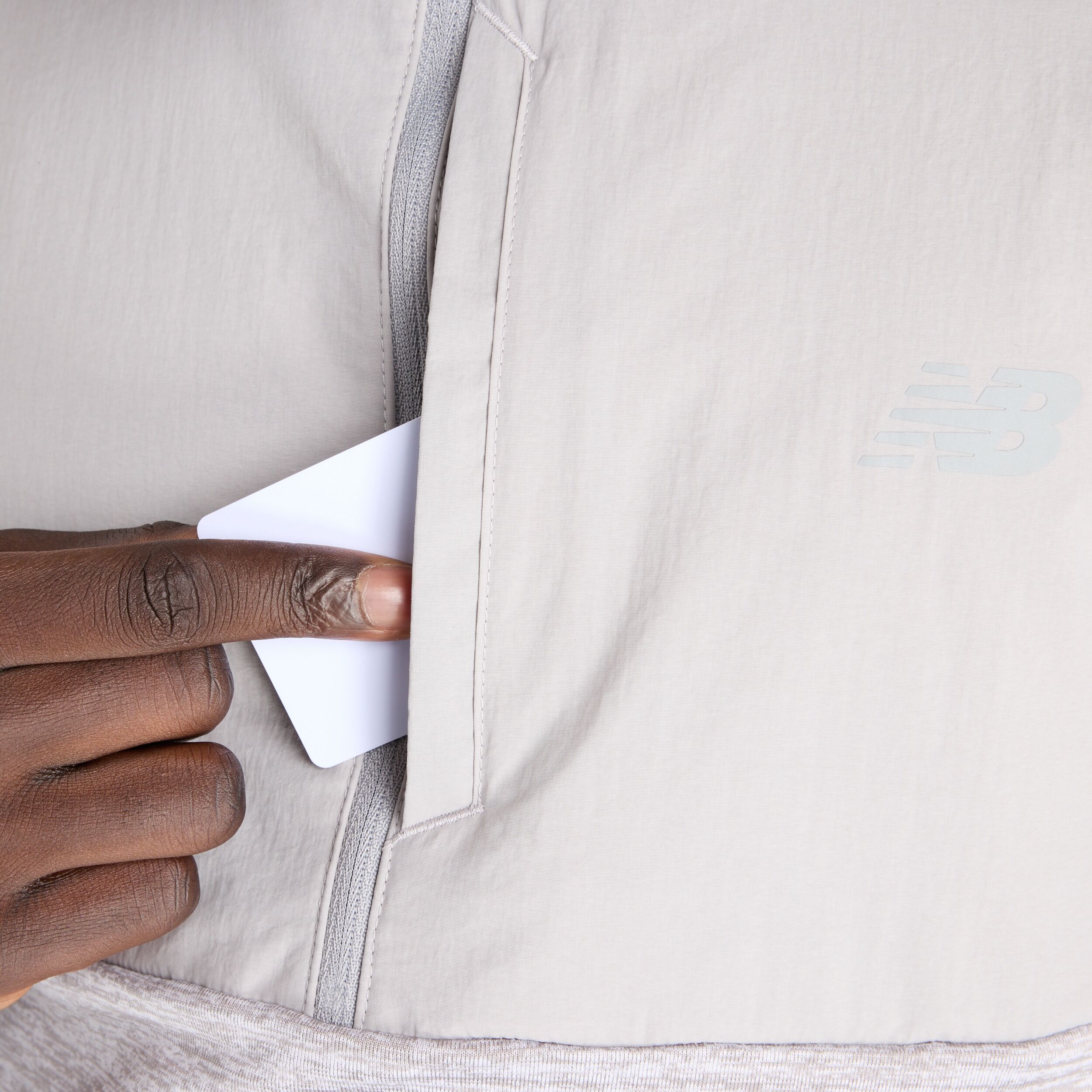 Laufshirt NEW BALANCE "ATHLETICS HEAT GRID 1/2 ZIP", Herren, Gr. XL, athletic grau (ag), Obermaterial: 95% Polyester, 5% Elasthan, Rundhals, Shirts Laufshirt, für vielseitige Aktivitäten, sportlicher Stil, für Erwachsene athletic grau (ag) XL