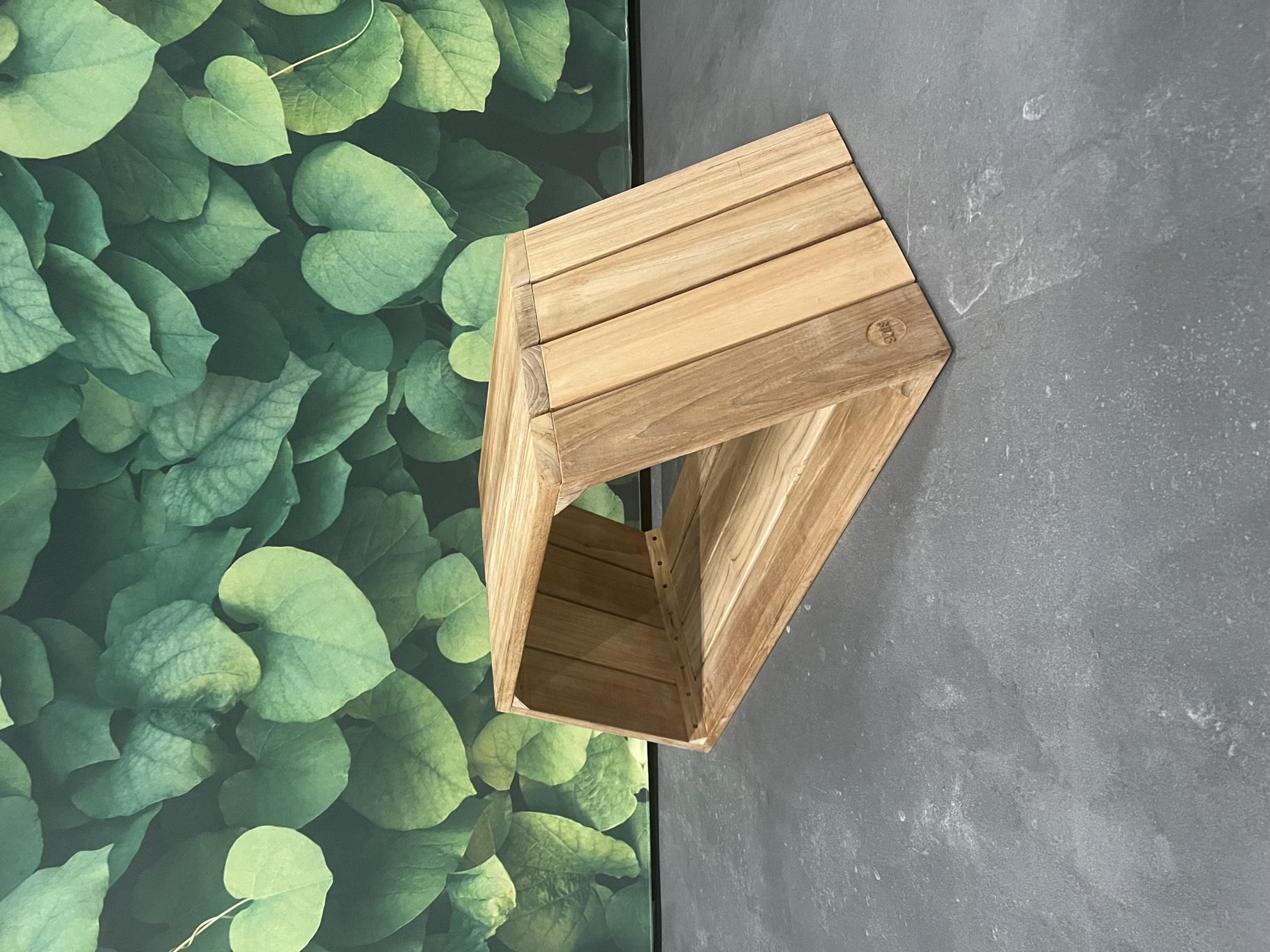Lido Teak Beistelltisch, wetterbeständig, langlebig und ganzjährig nutzbar