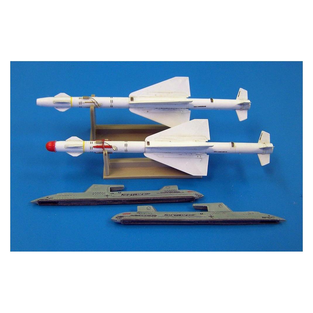 Plus Model Russian missile R-24T (AL4022)