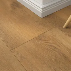 Klebe-Vinyl Beletage Caramel – inkl. Dämmung & Fußleisten