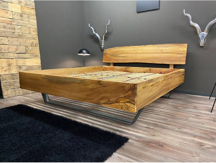 Möbel Specht Massivholzbett Tore (Kernbuche massiv, bis zu einer Liegefläche von 300x220cm), Kufen aus Rohstahl