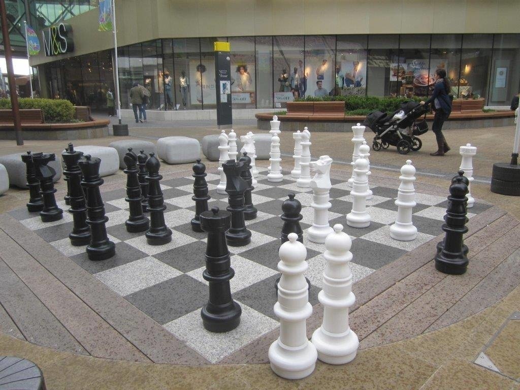 XXXL Giga Schach - 94 cm hoch mit Gummi Matte