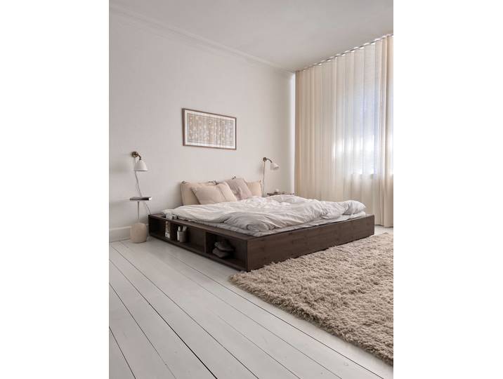 Stauraumbett KARUP DESIGN Ziggy Bed, Stauraumbett, FSC-zertifiziertes Massivholz made in Europe , braun (carob braun), B:137cm H:29cm L:205cm, Betten, Stauraumbett, mit 3 Ablagen, inklusive Lattenrost, ohne Matratze, mehrere Farben