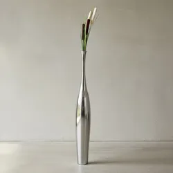 KADIMA DESIGN Elegante Aluminium Blumenvase - 100 cm, Silber, Zeitloses Design, Handgefertigt, KADIMA DESIGN