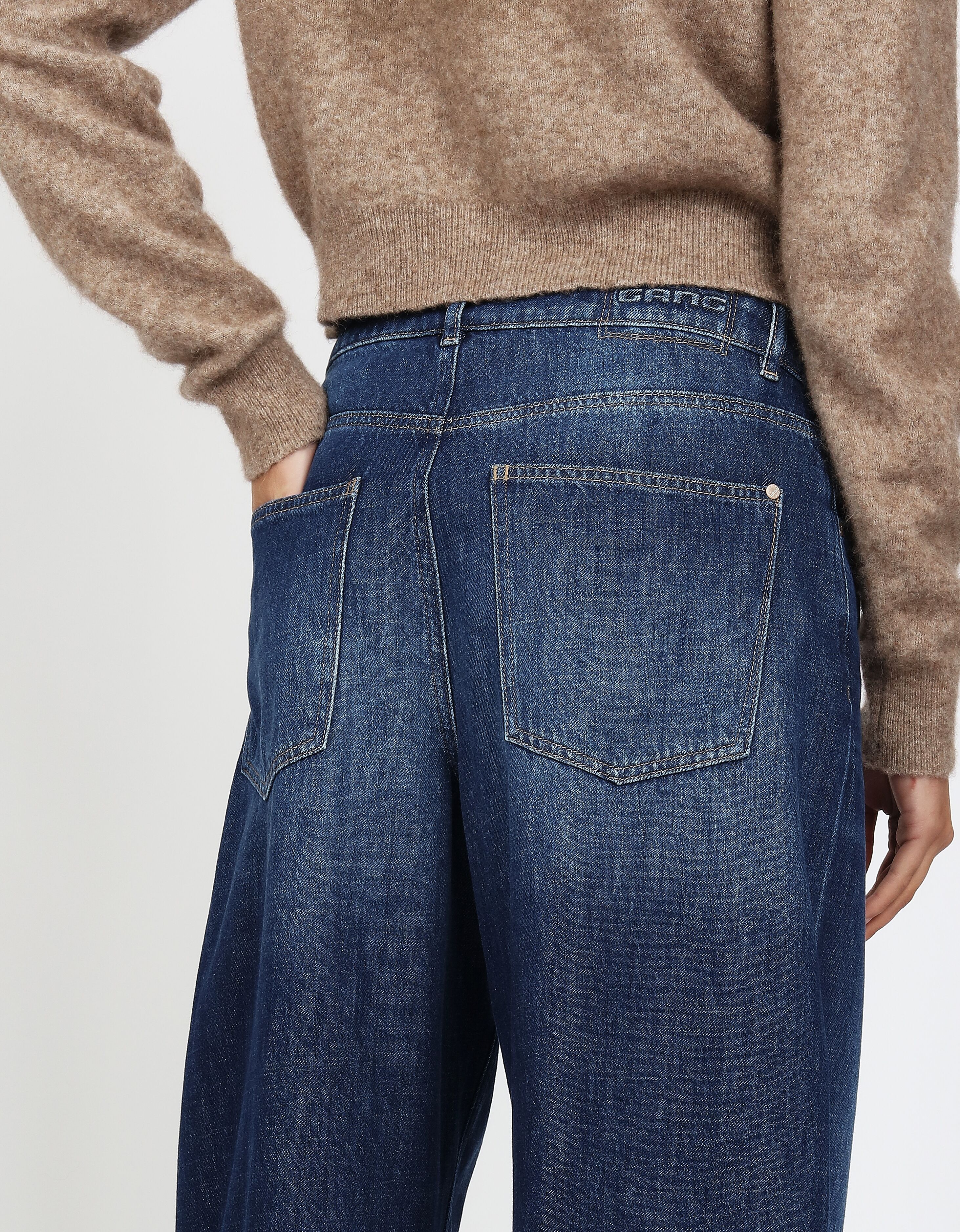 Loose-fit-Jeans GANG "94SARINA", Damen, Gr. 26, N-Gr, blau (midblau waterlines), Denim/Jeans, Obermaterial: 100% Baumwolle, Ballonform knöchelfrei, Jeans Loose-fit-Jeans, mit Abnähern an Knie und Saum midblau waterlines 26, N-Gr