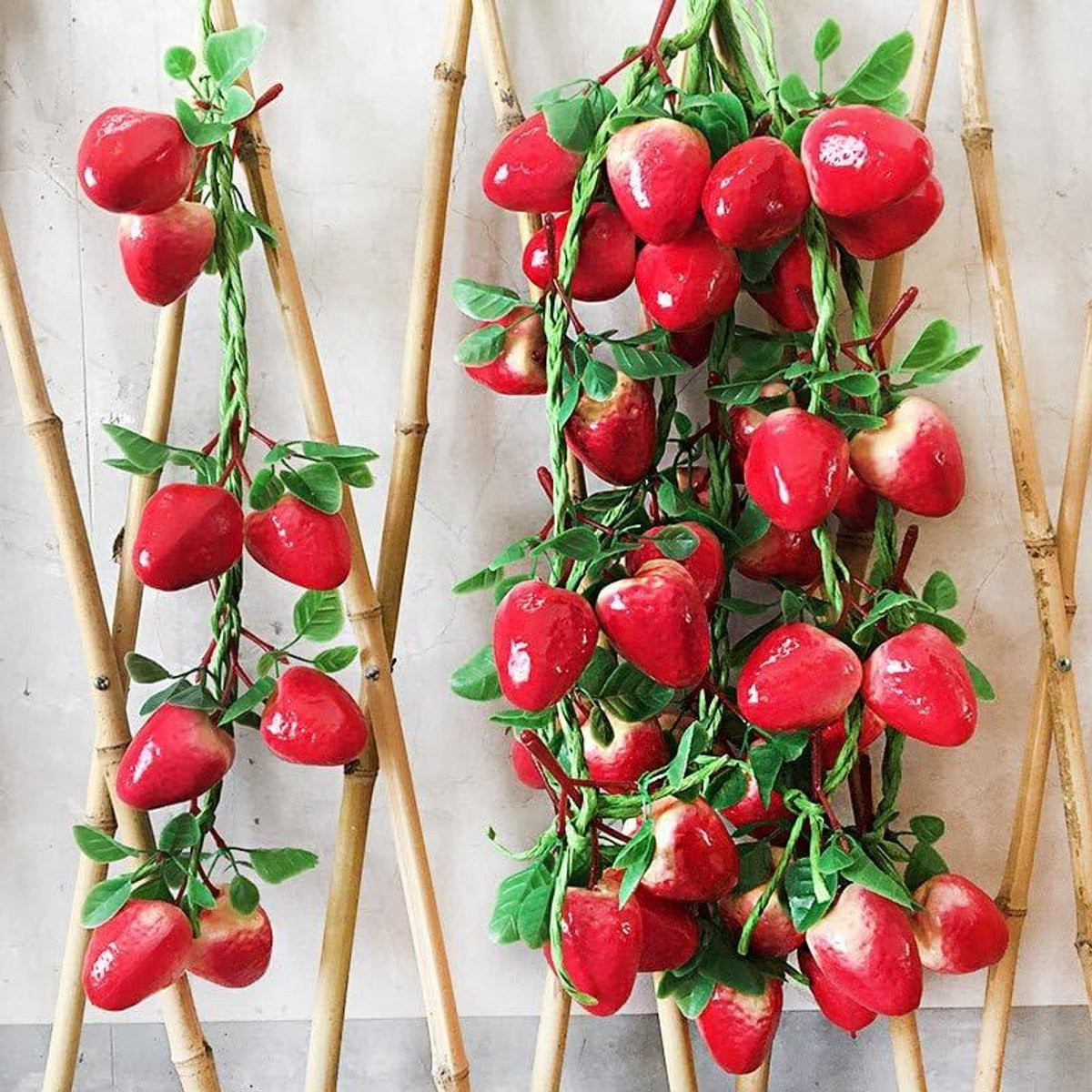 Set van 5 levensechte kunstfruit kebab decoratie in het rood