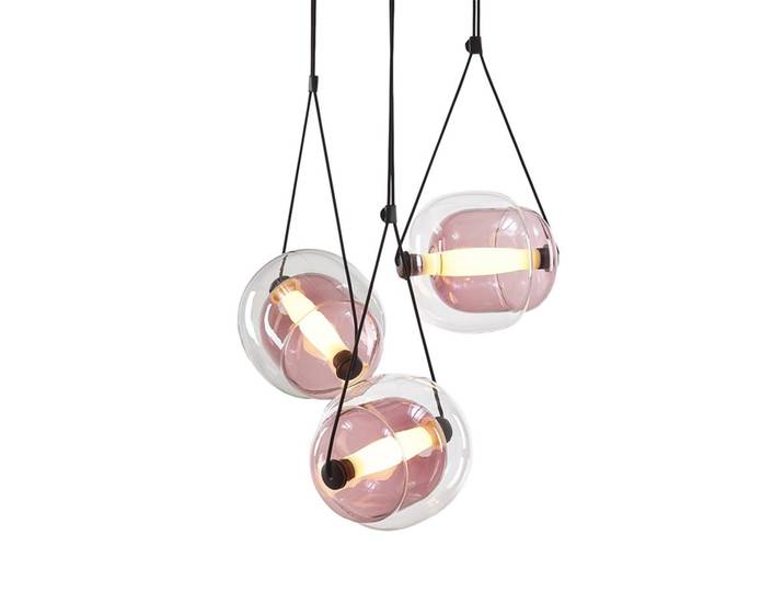 BROKIS lampe à suspension CAPSULA TRIANGLE (Exteur transparent, inteur violet - Verre)