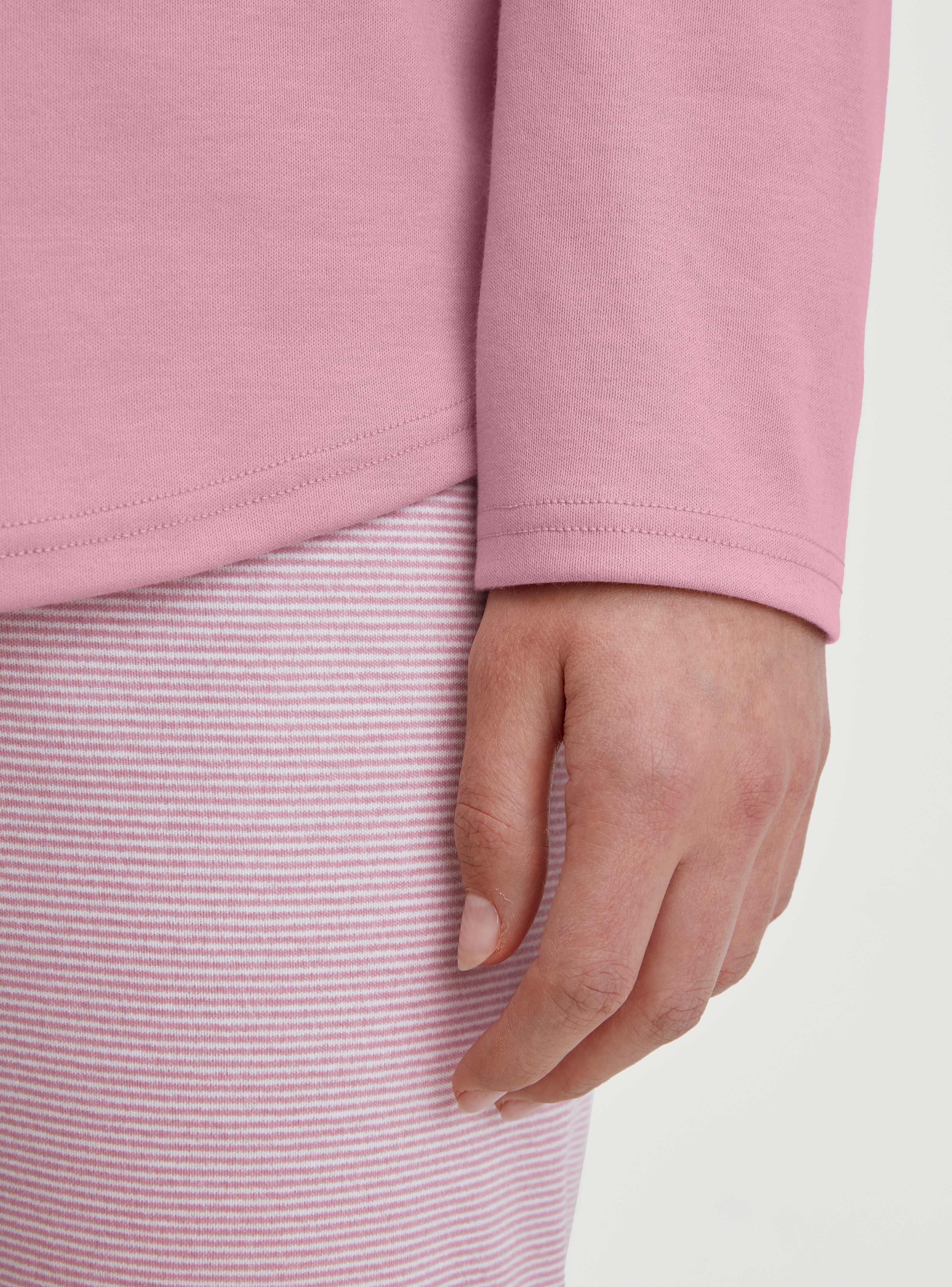 Schlafanzug CALIDA "Striped Dreams", Damen, Gr. L (48/50), lila (lilas), Interlock, Obermaterial: 100% Baumwolle, bequem lang, Rundhals, Homewear-Sets Schlafanzug, mit Kopfleiste, Interlock-Qualität, lange Ärmel