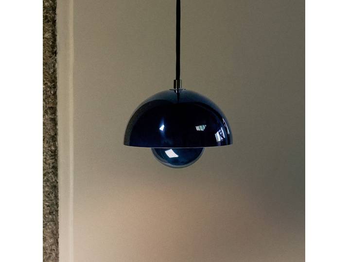 Flowerpot VP10 Hängeleuchte, Ø 16 cm, stahlblau - &TRADITION - Wohnzimmer - Design - Metall - Mit Schirm