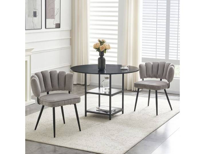 Table à manger ce qui est normal équipée de deux étagères ouvertes pour le stockage de la vaisselle Avec espace de rangement