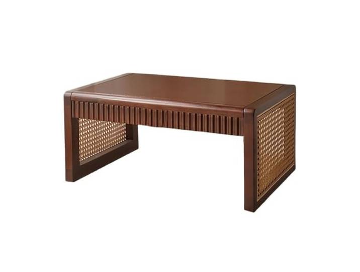 Niedriger Couchtisch aus Holz mit geflochtenen Rattanseiten. Teetische For Balkonfenster-Sitzstudie, vielseitig einsetzbar couchtisch