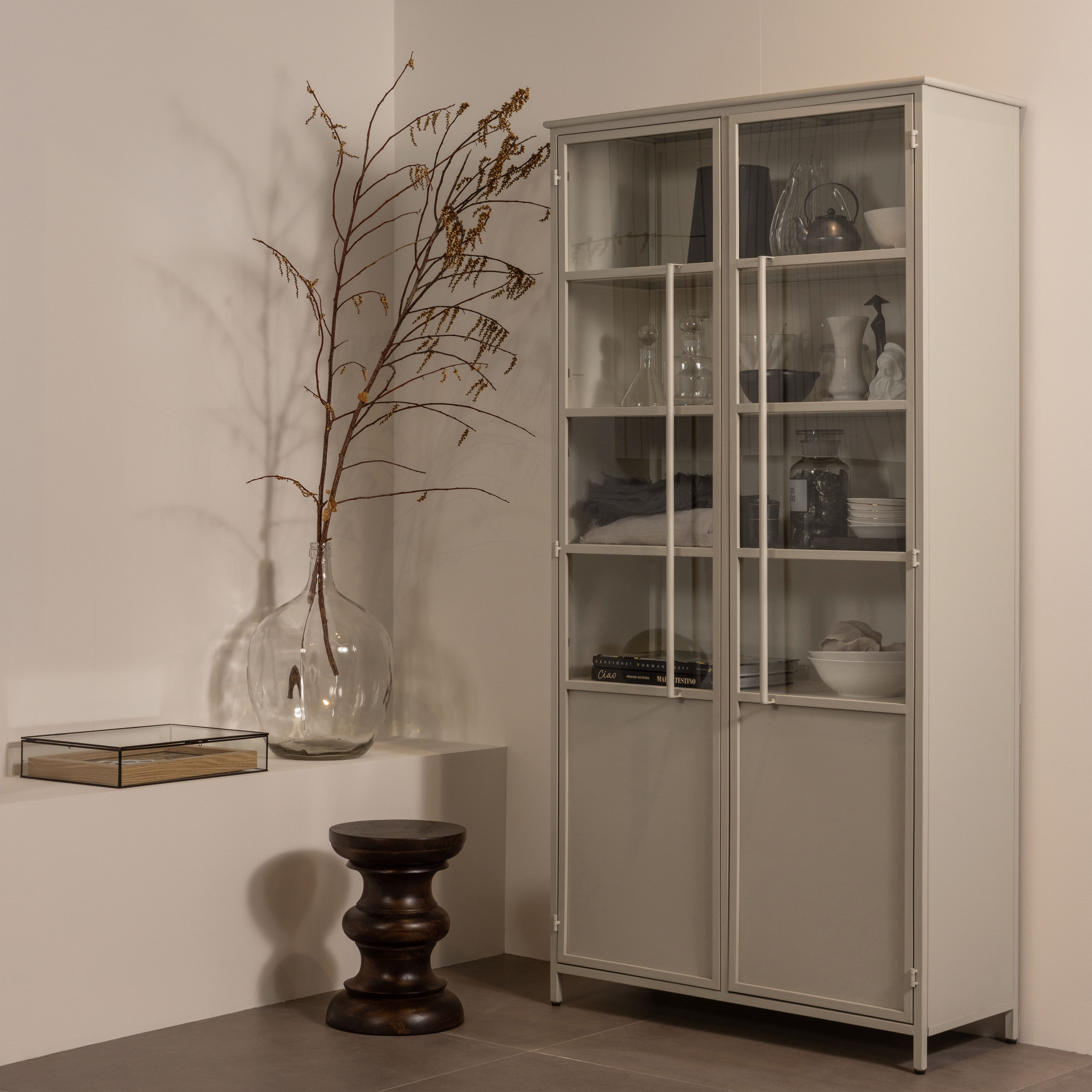 Vitrine WOOOD "EXHIBIT SCHRANK METALL B/T/H: 99/44/200 cm", beige (natur), B:99cm H:200cm T:44cm, Metall, Schränke, Vitrine, Die Vitrine Exhibit aus mattem Metall bietet 5 robuste Einlegeböden. natur Sand, B/H/T: 99cm x 200cm x 44cm, Türen: 3 Stk. 2 Türen