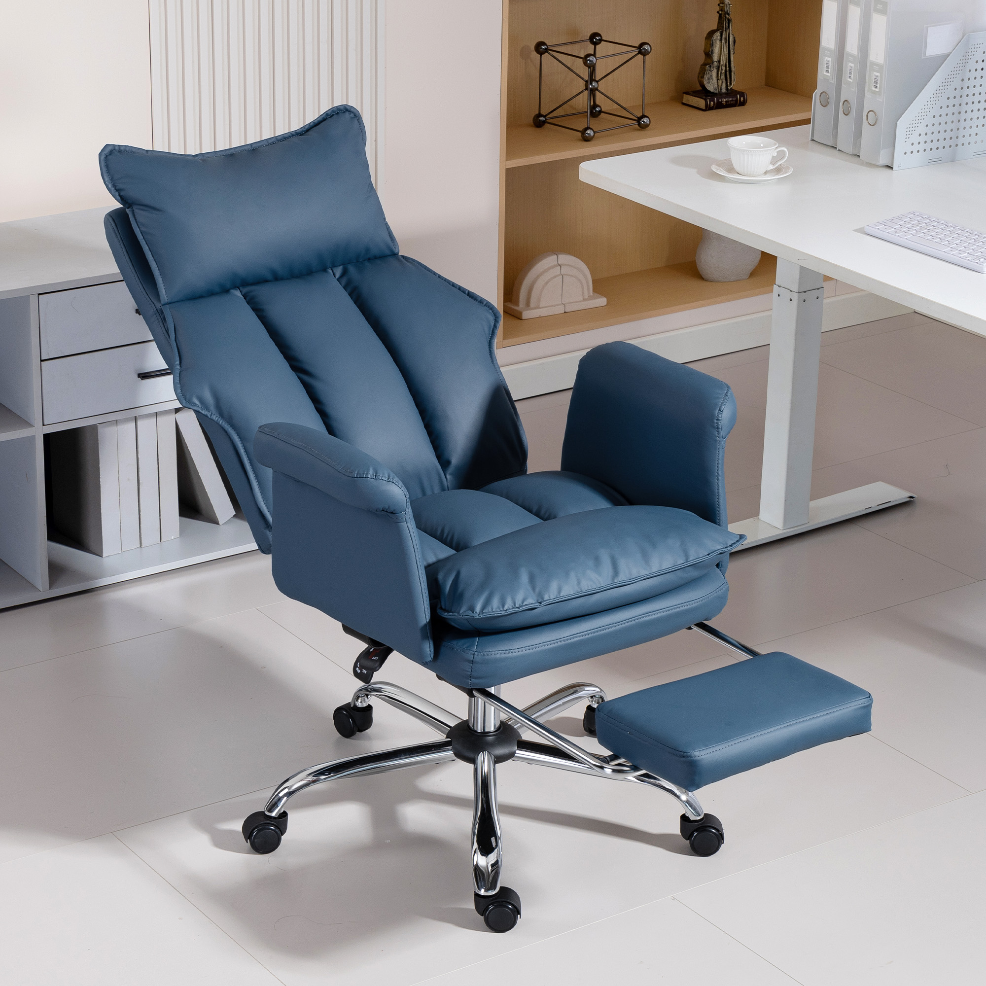Homcom Sedia da Ufficio con Poggiapiedi e Schienale Reclinabile, Alto Imbottitura e Spessa Rivestita, 69x65x116 cm, Blu   Aosom Italy