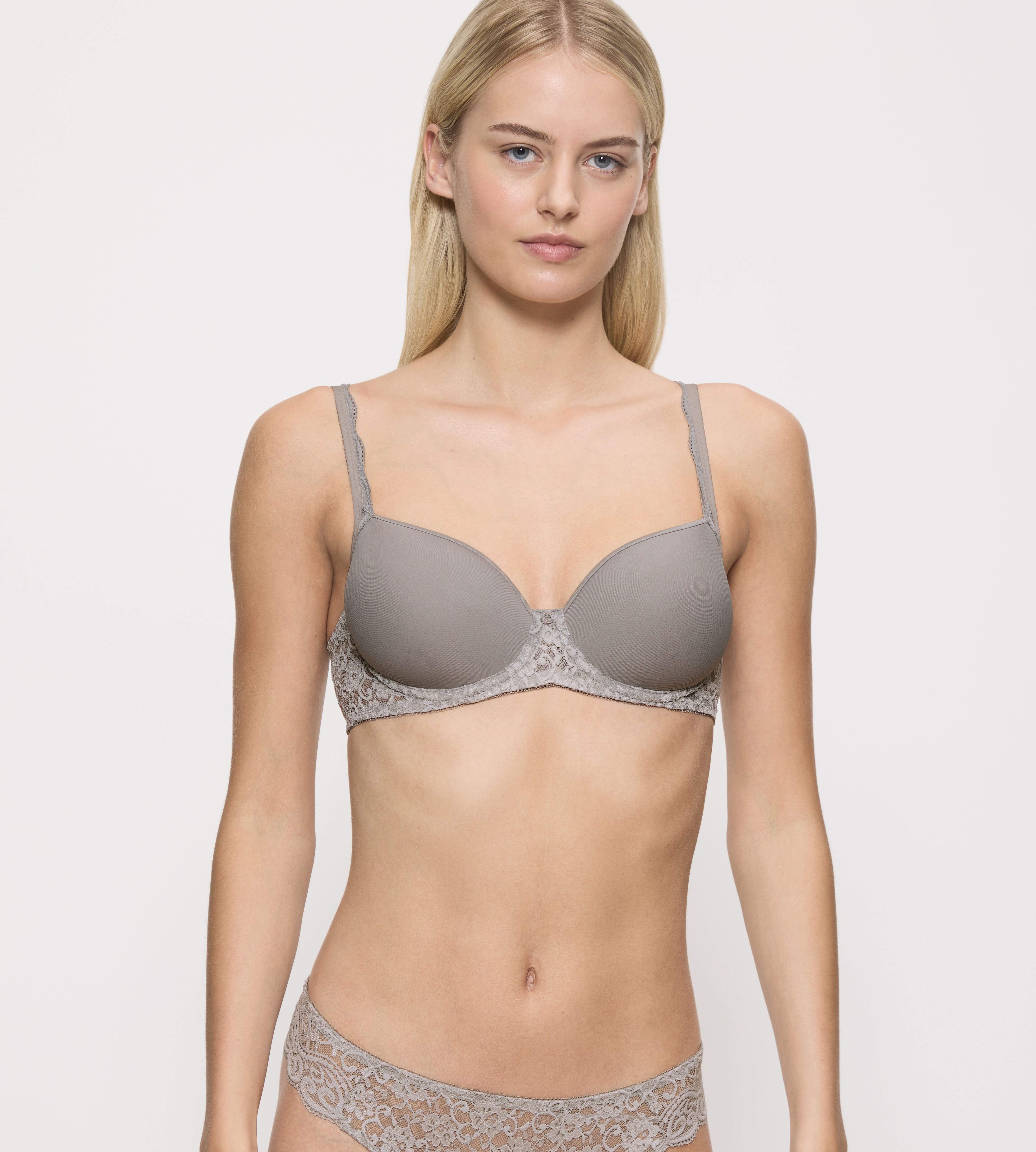 Triumph "Amourette WP" Stretch-Spitze, glatte Cups, atmungsaktiv, leicht, feminin silent grau 70, Cup C