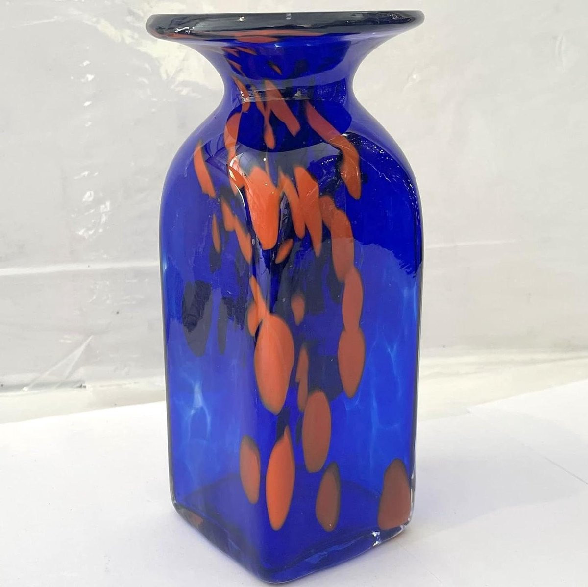 Mondgeblazen glazen vaas in blauw oranje voor decoratie, Hoogte: 15 cm
